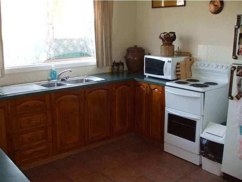 177 Capper Street, Tumut NSW 2720