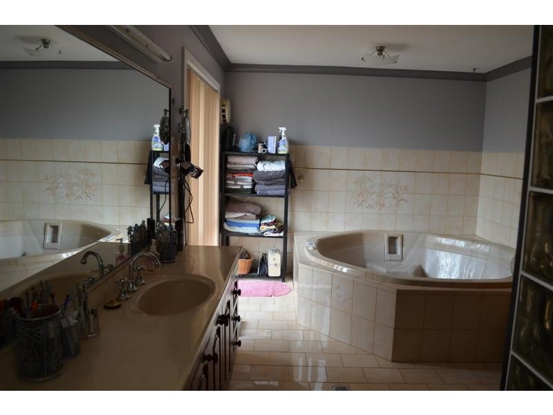 46 Adelong Road, Tumut NSW 2720