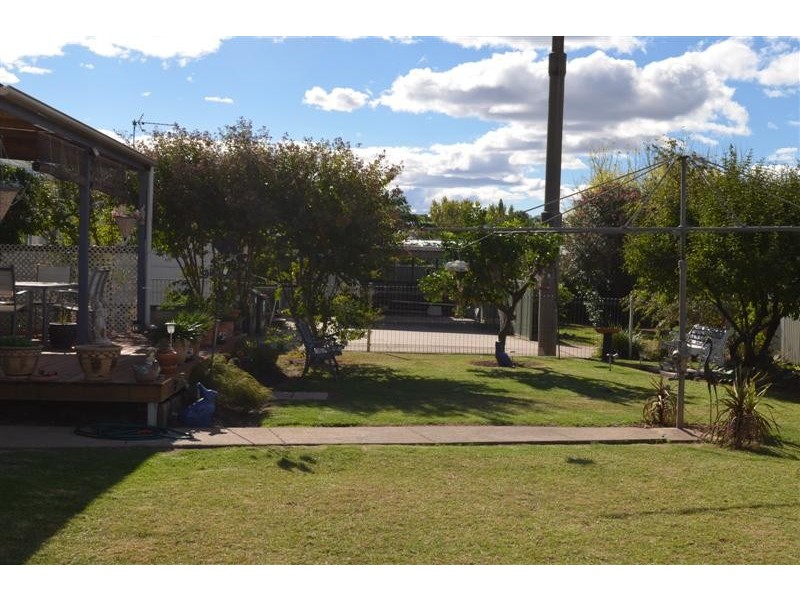 100 Russell Street, Tumut NSW 2720