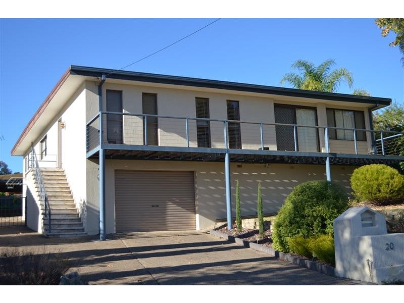 20 Kirra Street, Tumut NSW 2720