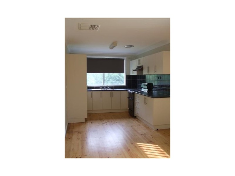 15 Simpson Street, Tumut NSW 2720