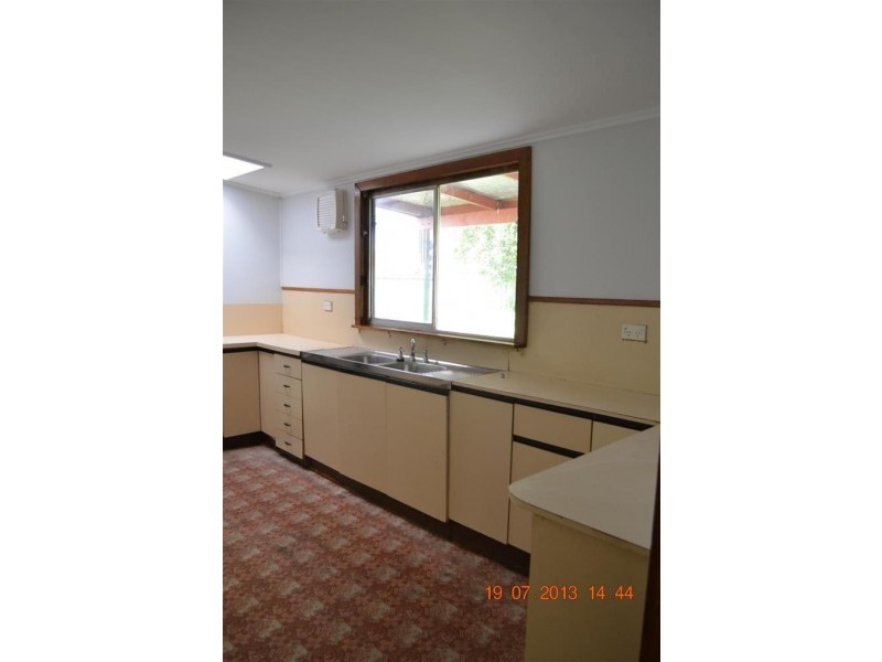 8 Wynyard Street, Tumut NSW 2720