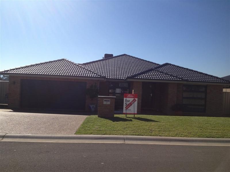 7 Ridge Street, Tumut NSW 2720