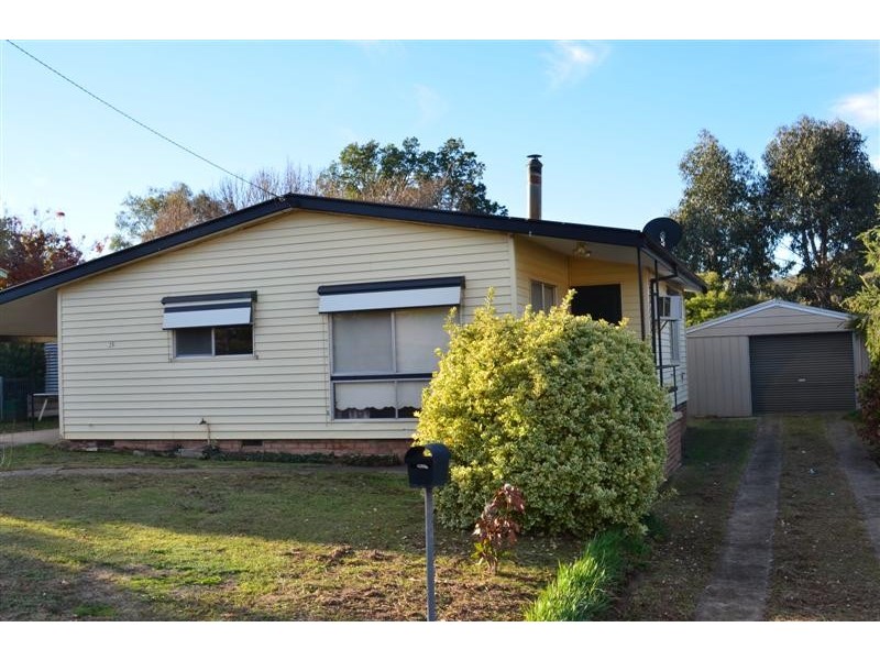 26 Lockhart Street, Adelong NSW 2729