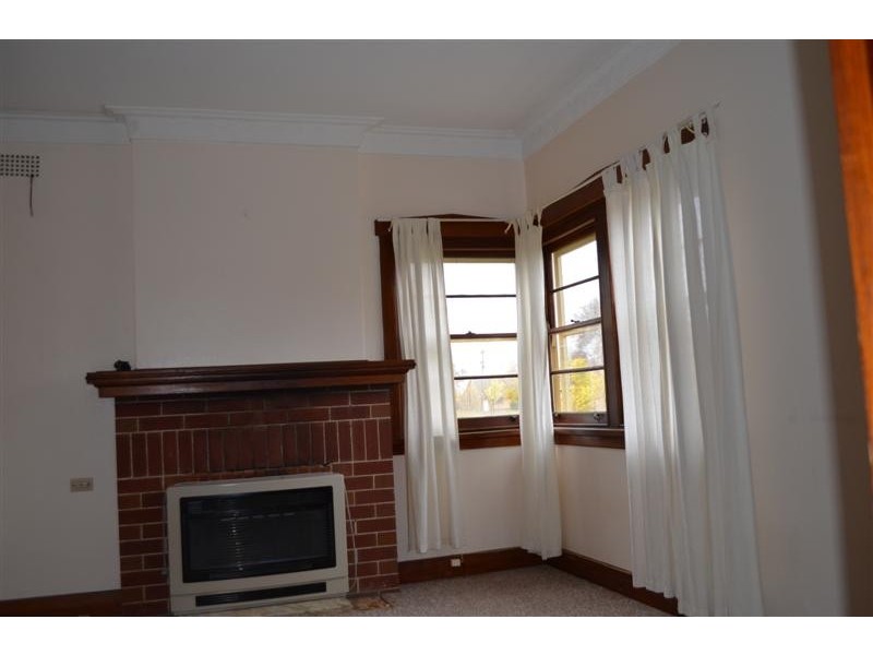 1 Clunie Avenue, Tumut NSW 2720