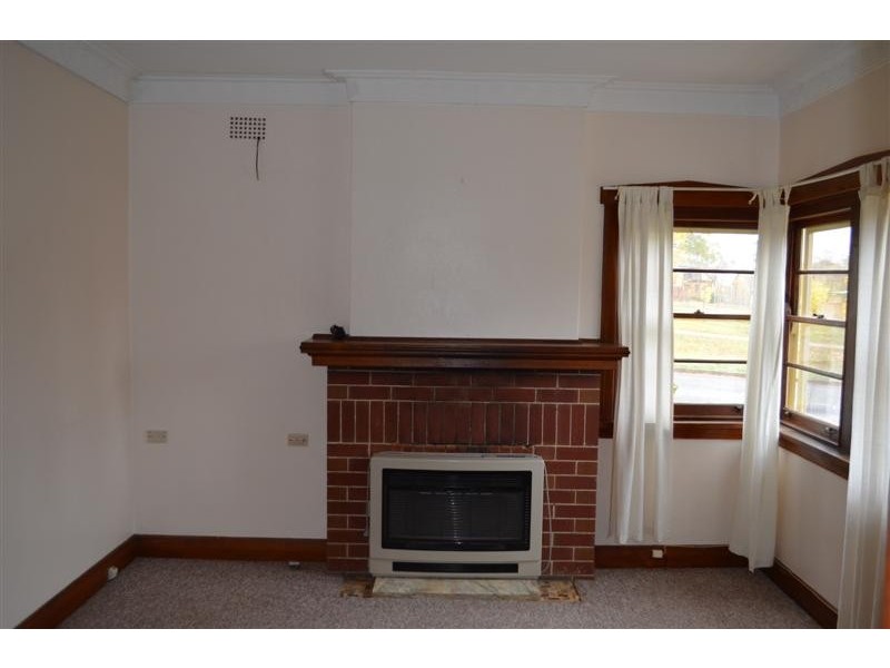 1 Clunie Avenue, Tumut NSW 2720