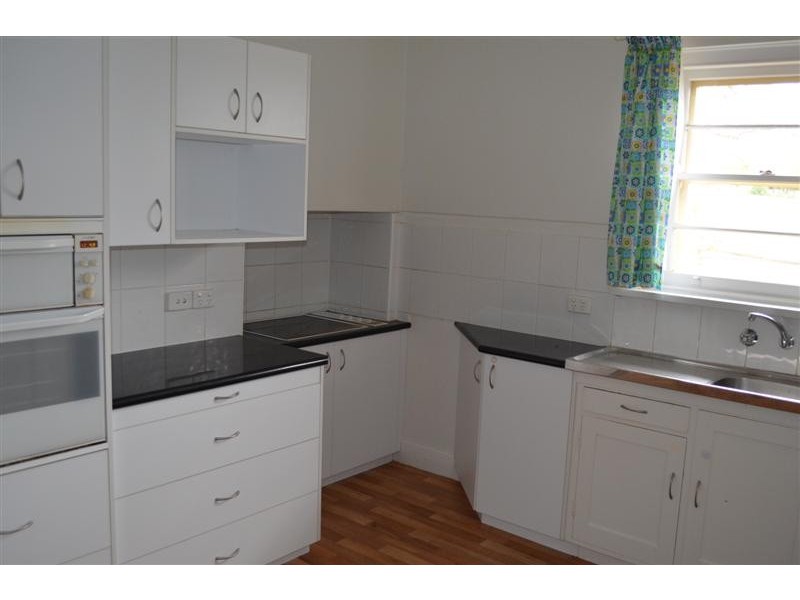 1 Clunie Avenue, Tumut NSW 2720