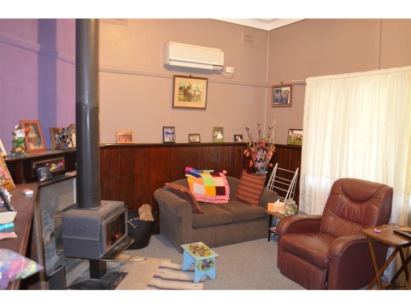 75 Clarke Street, Tumut NSW 2720