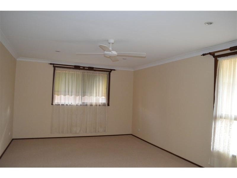 74 Sydney Street, Tumut NSW 2720