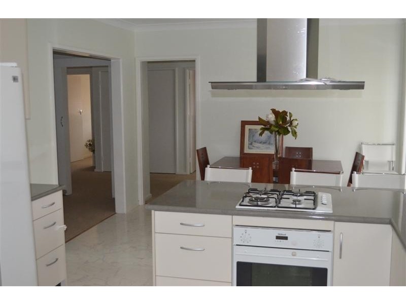 12 Broughton Street, Tumut NSW 2720