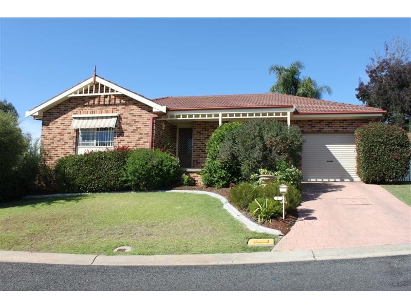 2 Coolamine Circuit, Tumut NSW 2720