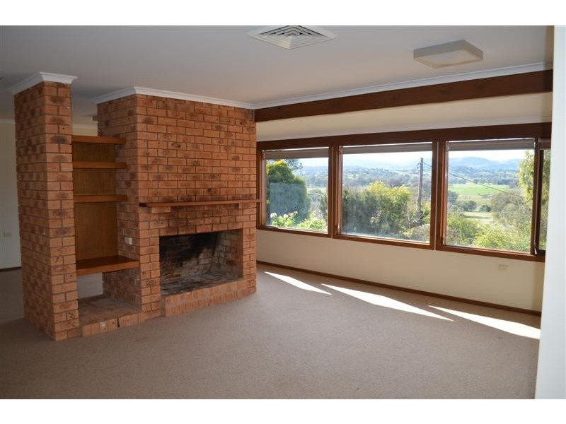 13 Bundara Crescent, Tumut NSW 2720