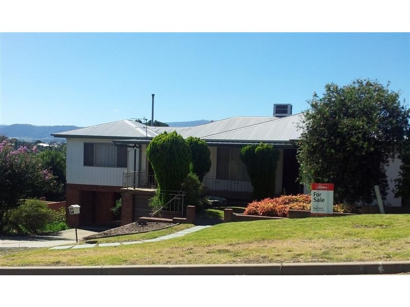 54 Howick Street, Tumut NSW 2720