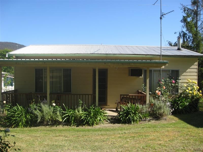 6 Lampe Street, Talbingo NSW 2720