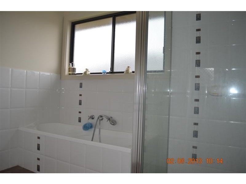 8 Ridge Street, Tumut NSW 2720