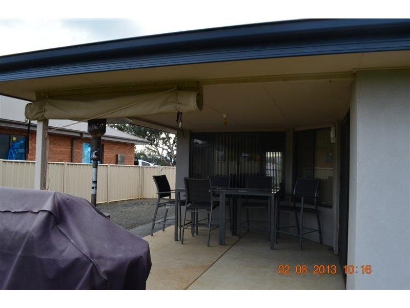 8 Ridge Street, Tumut NSW 2720