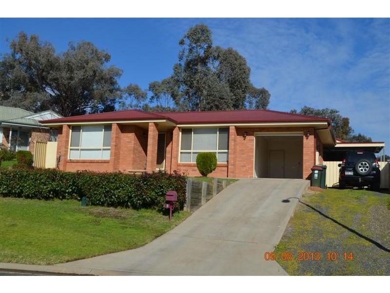 25 Harris Street, Tumut NSW 2720
