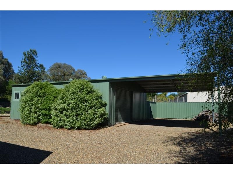 25 East Street, Tumut NSW 2720
