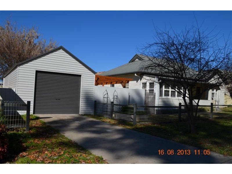 2 Beale Street, Tumut NSW 2720