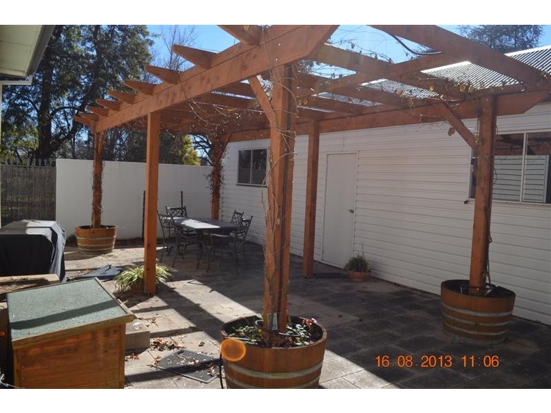 2 Beale Street, Tumut NSW 2720