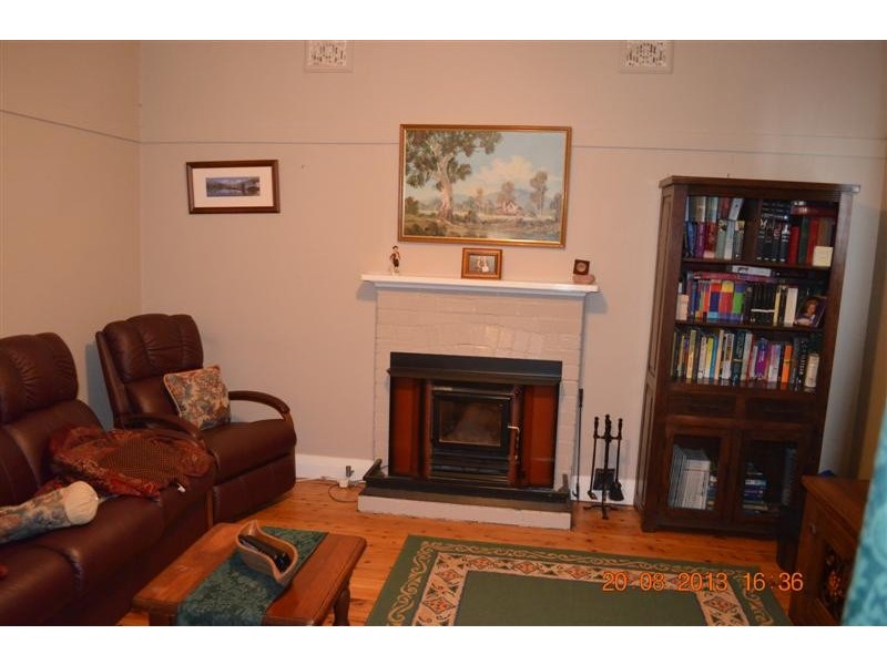 2 Beale Street, Tumut NSW 2720