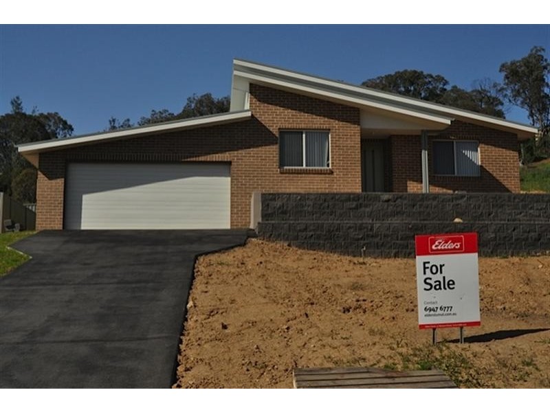 22 Booral Avenue, Tumut NSW 2720