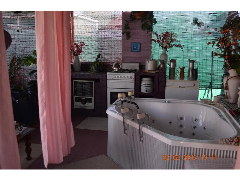 2 Vyner Street, Tumut NSW 2720