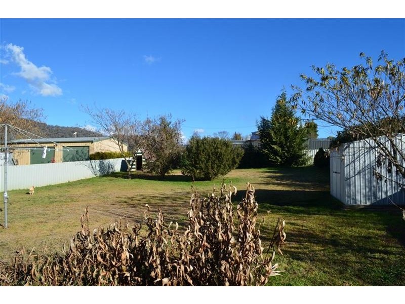 15 Gundagai Street, Adelong NSW 2729