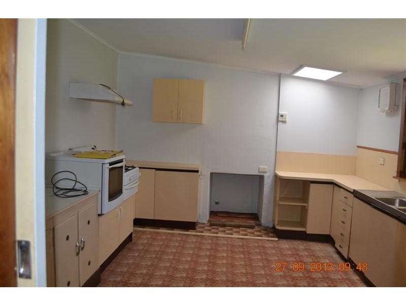 8 Wynyard Street, Tumut NSW 2720