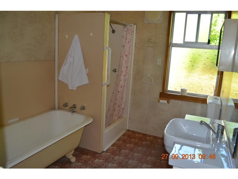 8 Wynyard Street, Tumut NSW 2720