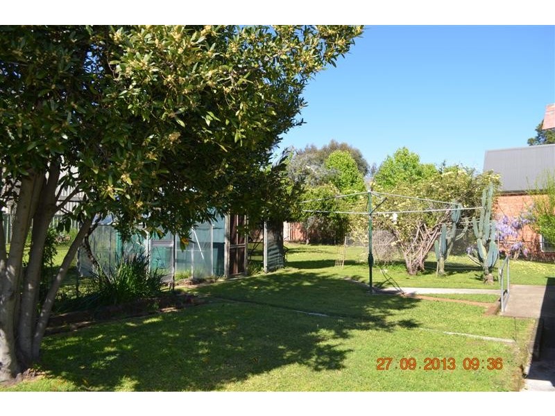 8 Wynyard Street, Tumut NSW 2720