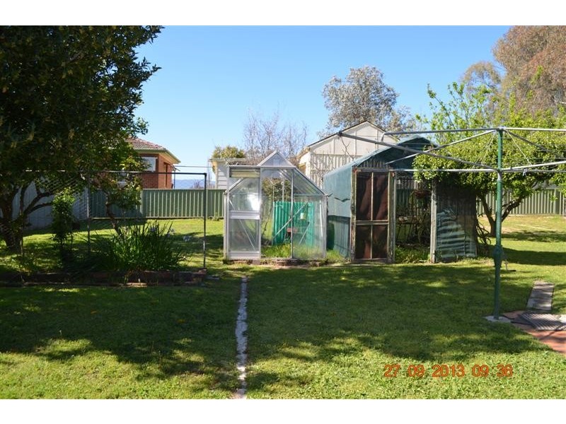 8 Wynyard Street, Tumut NSW 2720