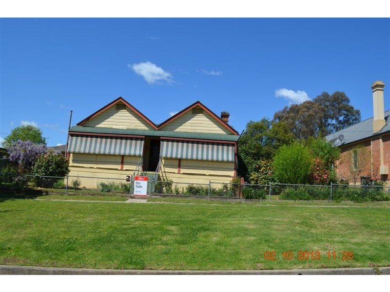 8 Wynyard Street, Tumut NSW 2720