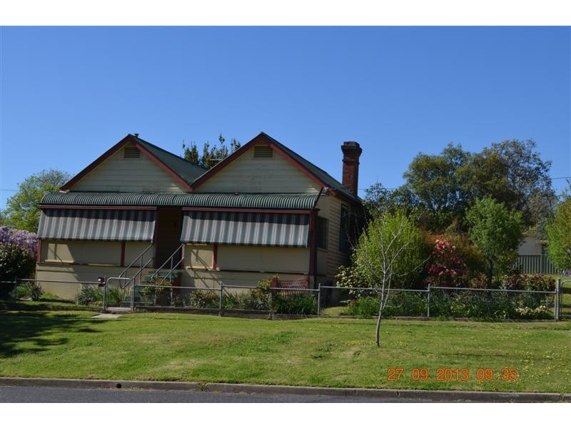 8 Wynyard Street, Tumut NSW 2720
