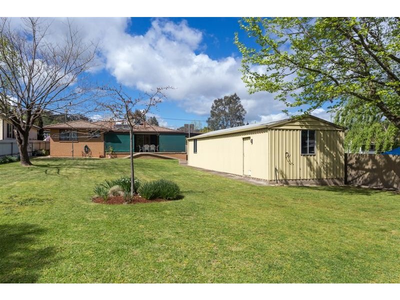13 Tumut Street, Tumut NSW 2720