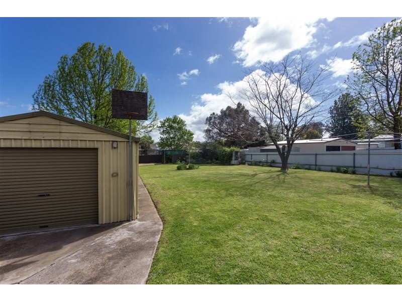 13 Tumut Street, Tumut NSW 2720