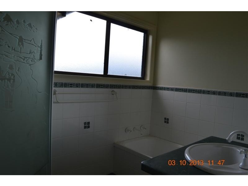 8 Bundarra Crescent, Tumut NSW 2720