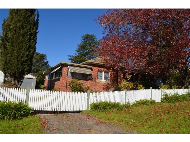 66 Merivale Street, Tumut NSW 2720