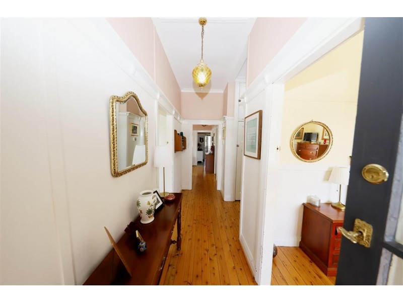 31 Capper Street, Tumut NSW 2720