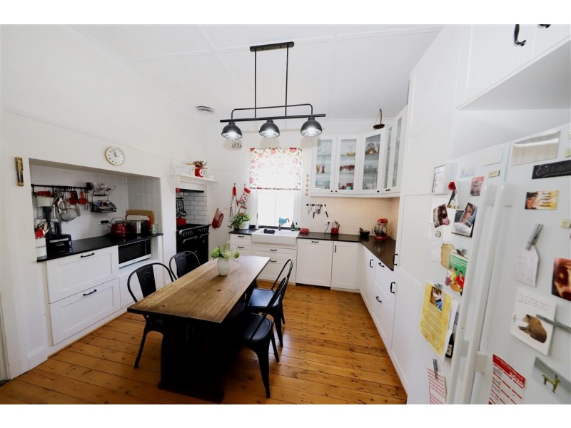 31 Capper Street, Tumut NSW 2720