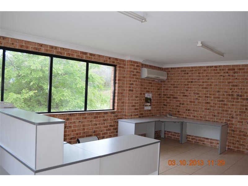 13 Sturt Close, Tumut NSW 2720