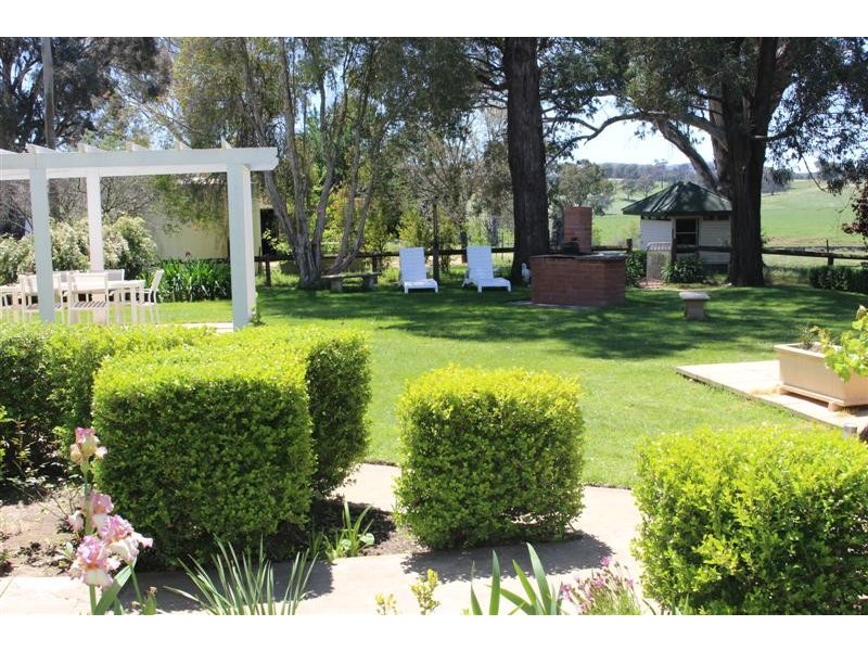 - ETHAM PARK 511 Ellerslie Road, Adelong NSW 2729