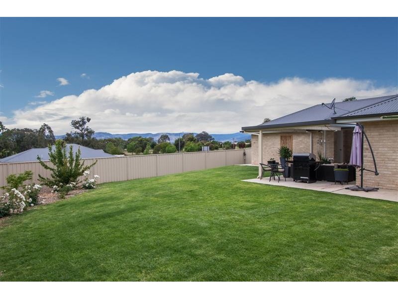 9 King Place, Tumut NSW 2720