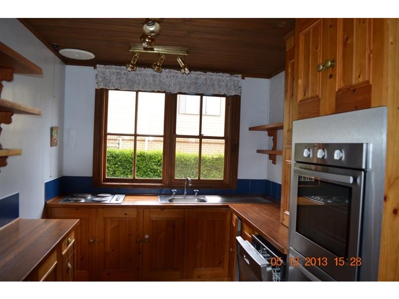 14 Clarke Street, Tumut NSW 2720