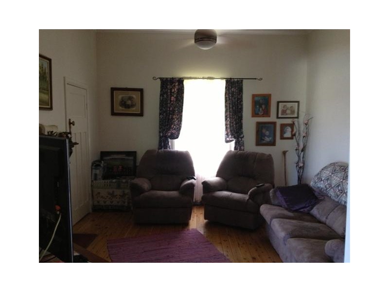 48 Carey Street, Tumut NSW 2720