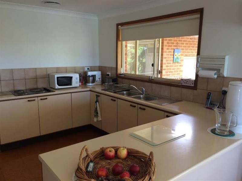 18 Hassett Street, Tumut NSW 2720