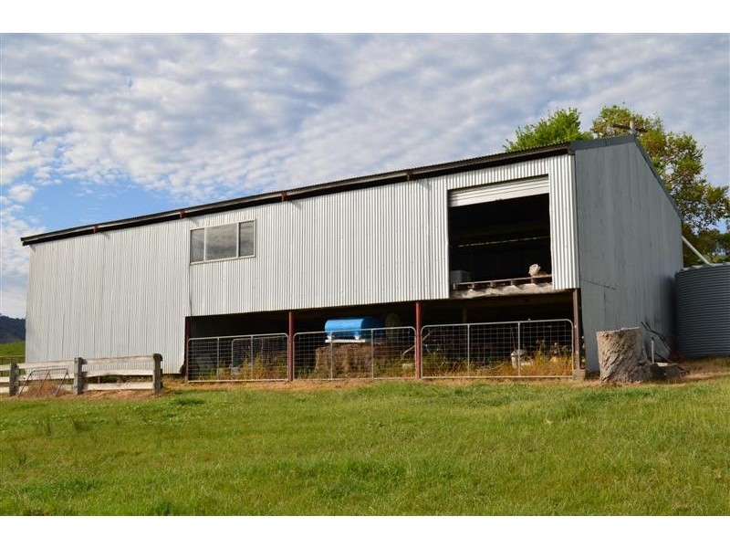 . Yaven Creek, Adelong NSW 2729