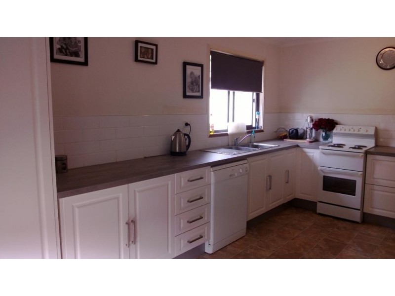 77 Lockhart Street, Adelong NSW 2729