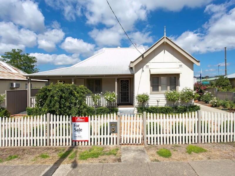 15 Fitzroy Street, Tumut NSW 2720