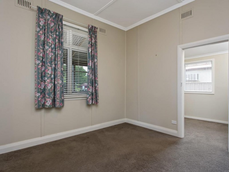 15 Fitzroy Street, Tumut NSW 2720